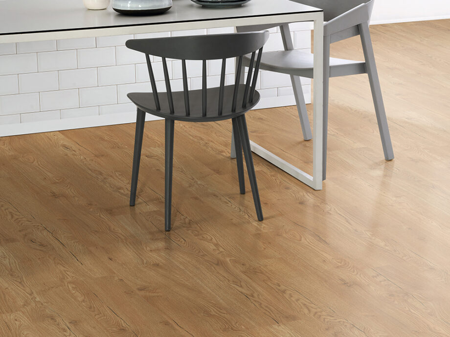 Egger Pro European 12mm Laminate Olchon Oak Honey 7.6'' - Image 2